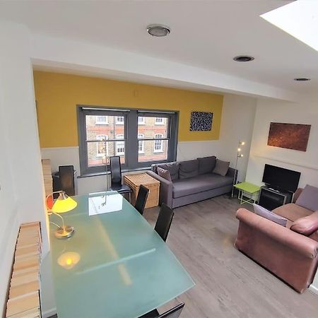 Stylish Apartment Near Carnaby Street, Sleeps 4. London Kültér fotó