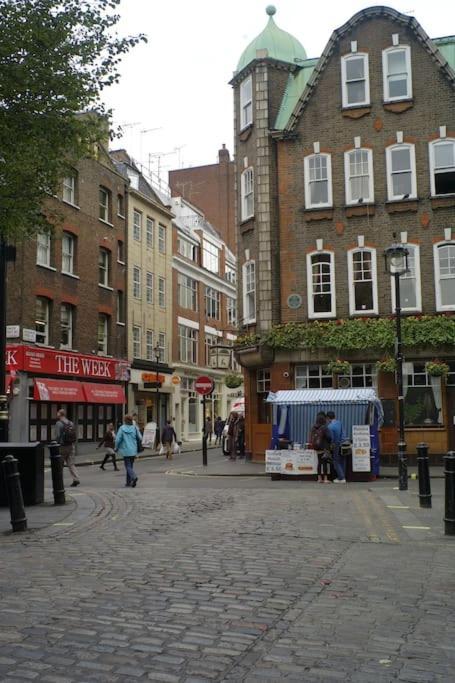 Stylish Apartment Near Carnaby Street, Sleeps 4. London Kültér fotó