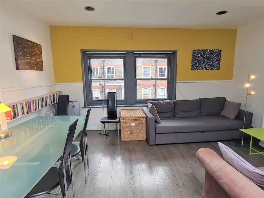 Stylish Apartment Near Carnaby Street, Sleeps 4. London Kültér fotó